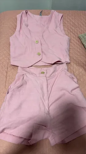 Conjunto Rosa com Colete e Short ? Tamanho: PP ? Valor: R$ 50,00