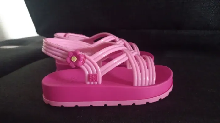 Vendo Sandalia Zaxy num 21 Rosa