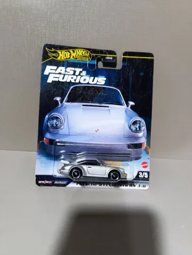 Hot Wheels Premium Porsche 911 carrera