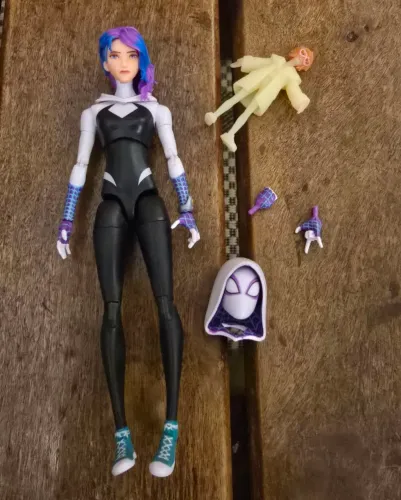 MARVEL LEGENDS - Spider-Man Homem-Aranha - Gwen Stacy