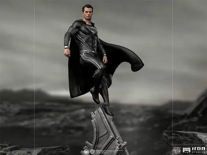Superman Black suit 1/10 Iron studios