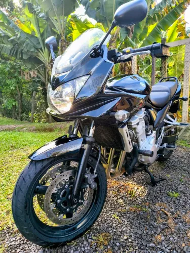 Bandit 650 S Nova, sem detalhes.