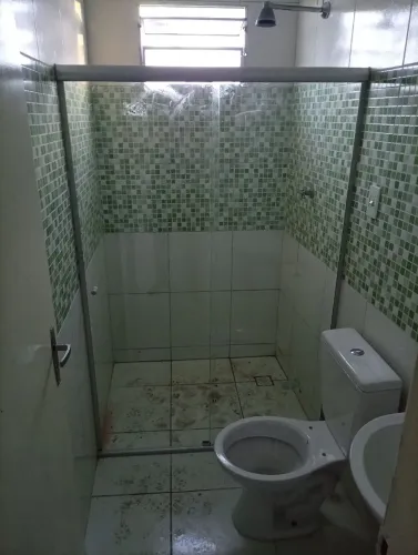 Lá casa do vidro