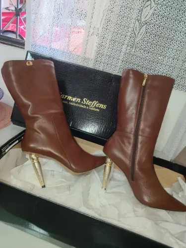 Bota cano alto de couro legítimo 
