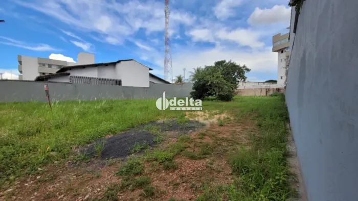 Terreno disponível para venda no bairro President Roosvelt em Uberlândia-MG