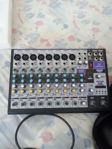 Mesa de Som 8 canais