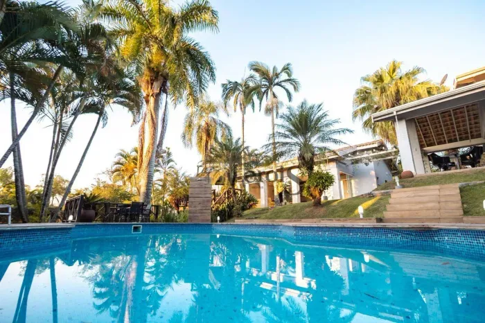 Chácara com 4 dormitórios à venda, 2500 m² por R$ 3.600.000 - Condomínio Vale das Laranjei