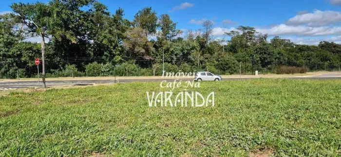PLANO.....COM 648,43M² !!