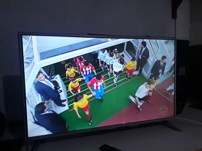 Tv LG LED 42 polegadas linhas verticais oferta hoje