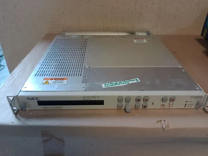 unidade de controle de transmissão (TX Control Unit) da NEC, modelo HPC-1407
