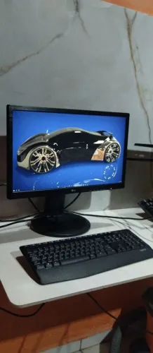 Monitor LG 21,5" IPS FULLHD, Base ajustável, Ótimo estado