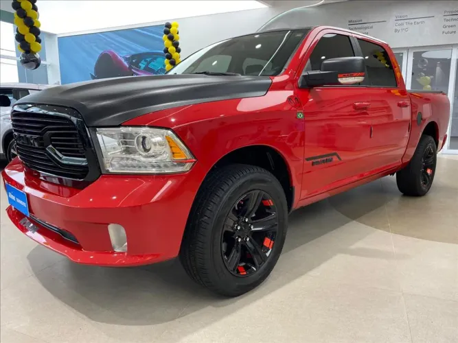 Ram Classic Laramie Night Edition 5.7 V8 16V Gasolina 4X4 Aut. 2023