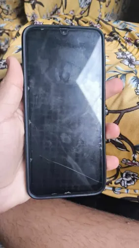 Celular A30 com marcas de uso