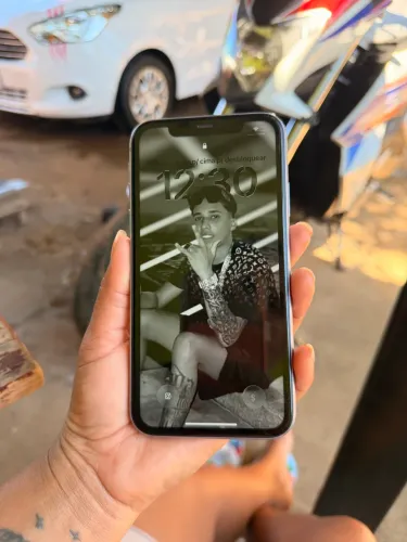 iPhone 11
