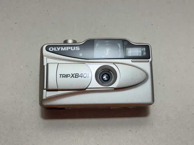 Câmera Analógica Olympus Trip XB401 - excelente estado!