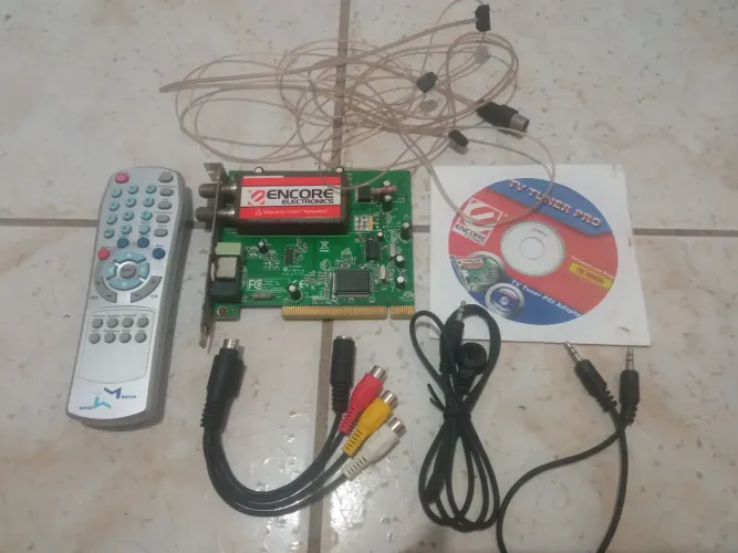 Placa de captura PCI Encore ENLTV-FM - usada