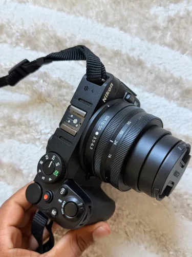 Camera Nikon z30 em perfeito estado zerada com o kit lente