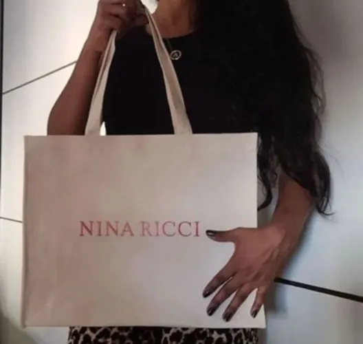Bolsa Nina Ricci + Necessaire de brinde