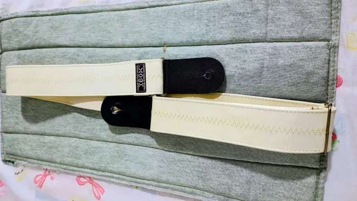 Correia para violão em couro!