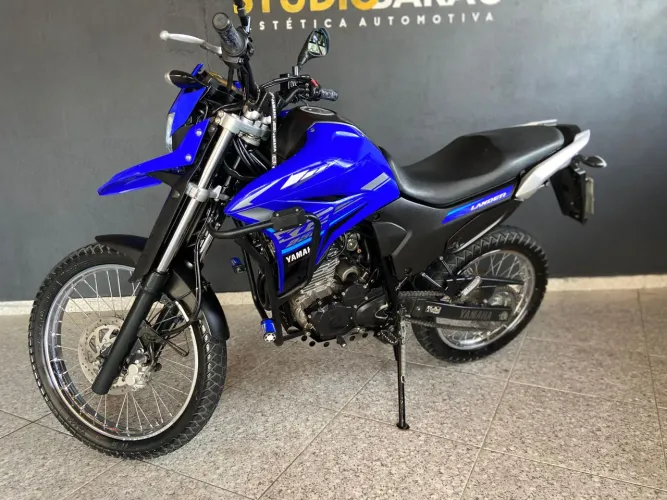 Yamaha Lander 250 2022, 35 mil km, equipada e sem detalhes