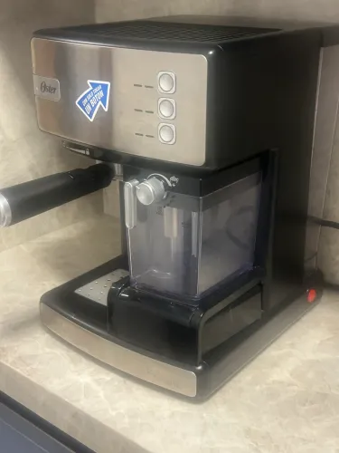 Cafeteira oster duble latter ( usada poucas vezes ) !!