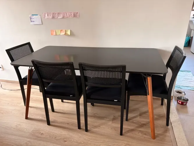 Conjunto Mesa de Jantar + 4 Cadeiras Tok&Stok