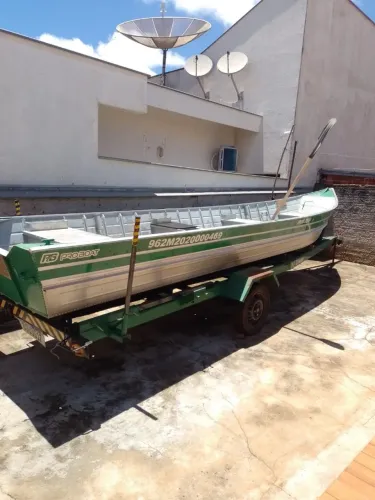 Barco ProBoat 6m com motor e carretinha