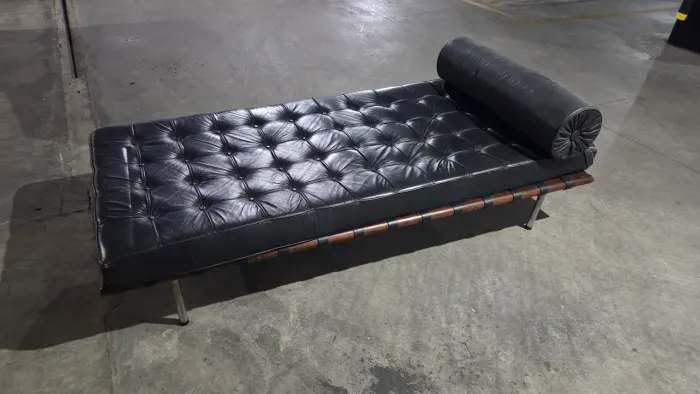 Chaise Barcelona couro