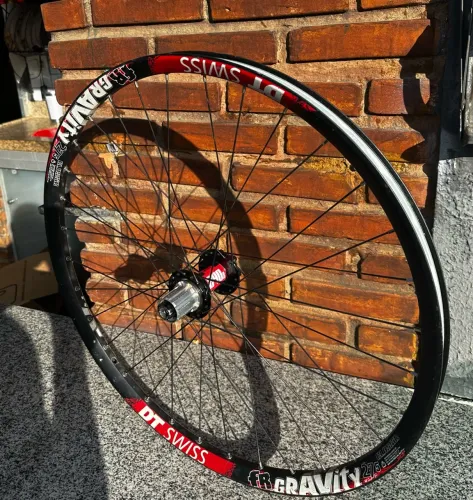 Roda DH dt Swiss FR Gravity 27,5 