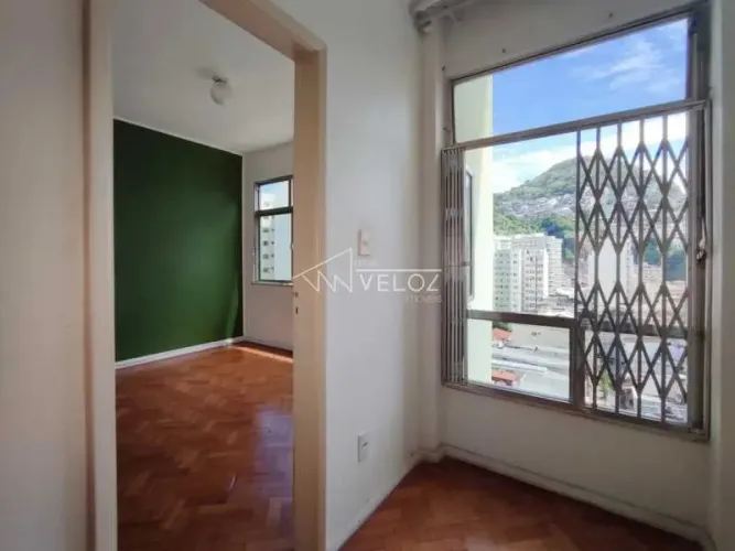 Loja : / Comercial / Glória