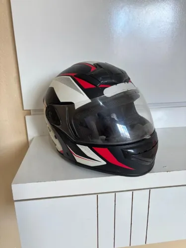 Capacete Escamoteável Mixs Gladiator Vermelho c/ Branco Tamanho 60 Robocop