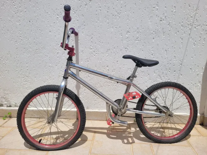 BICICLETA BMX manobra