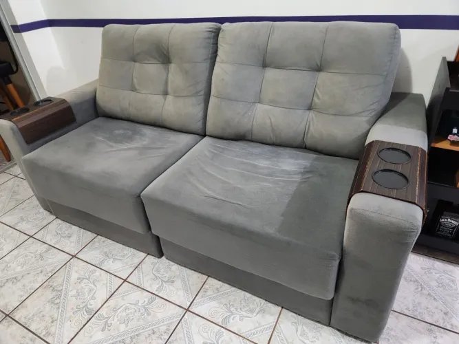 Sofá dois lugares 1.74 m largura
