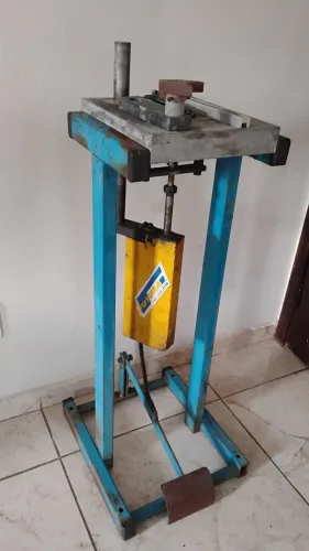 Grampeador de moldura