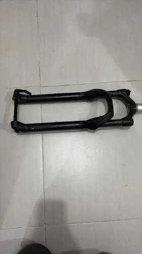 Suspensão 29 Rockshox Judy Silver Boost Tapered 100mm Air sem trava