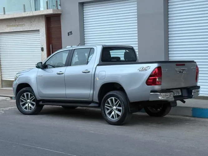 Toyota Hilux CD SRX 4X4 2.8 TDI 16V Diesel Aut. 2016