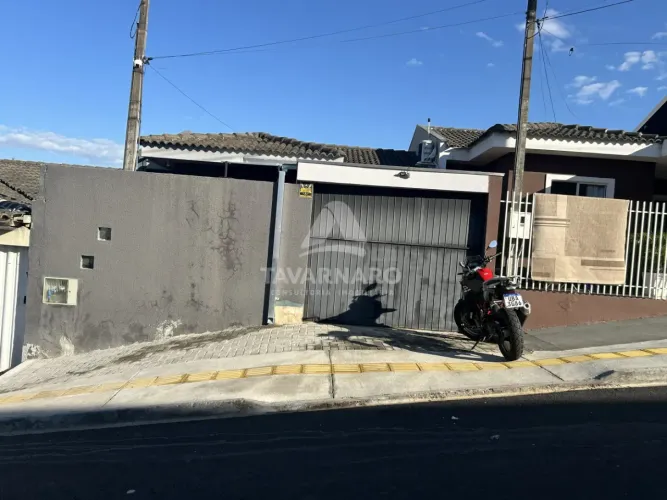 Casa Padrão em Ponta Grossa