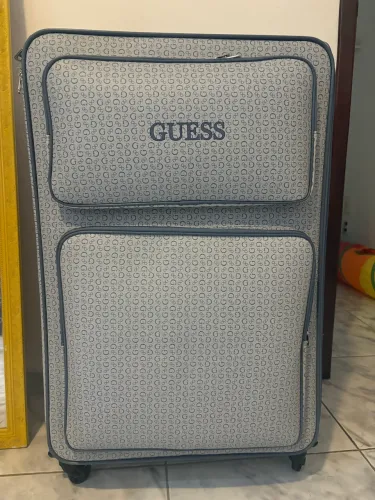 Vendo mala Guess original - usada só 1 vez 