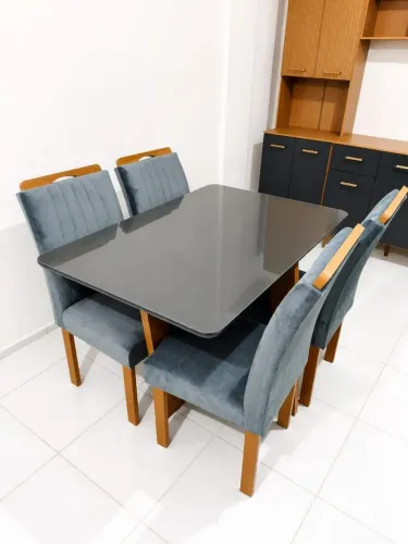 Mesa de Jantar Dubai 4 Cadeiras: Sofisticação e Modernidade para Sua Casa