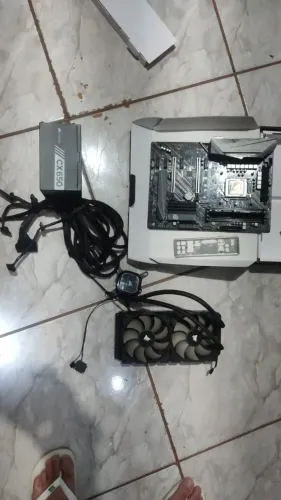 Kit i7-9700K + ASRock Z390 Phantom Gaming SLI/ac + Memoria 16gb ddr4 3200mhz + Fonte CX650