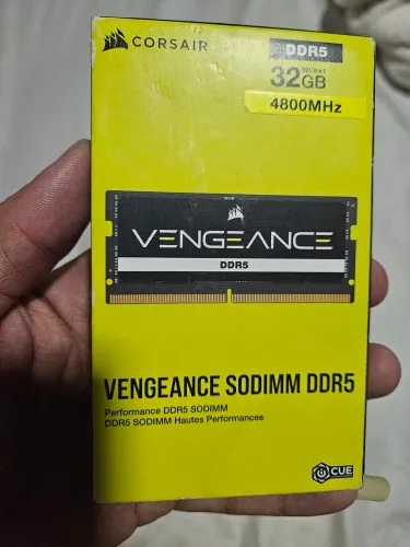  Módulo de RAM  original para notebook, DDR5 4800MHz, da marca Corsair.