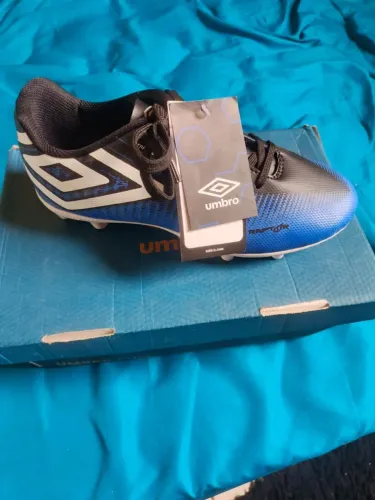 Chuteira Umbro