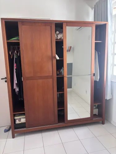 Guarda roupa Tok&Stok madeira maciça linha Armazém 