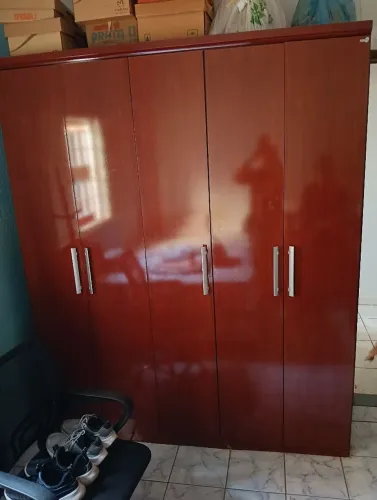 Guarda roupas solteiro