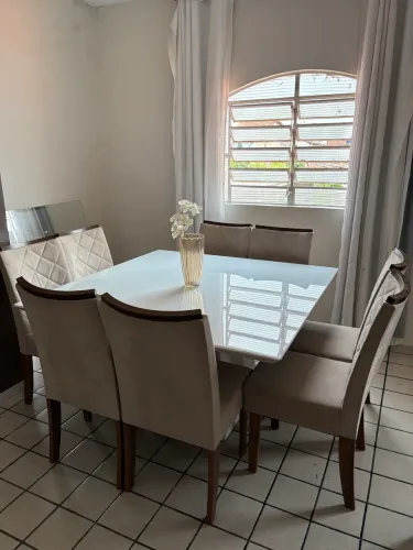 MESA DE JANTAR 8 LUGARES 