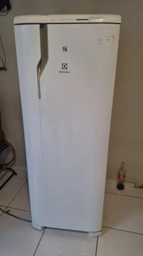 Geladeira Eletrolux 210 Litros 