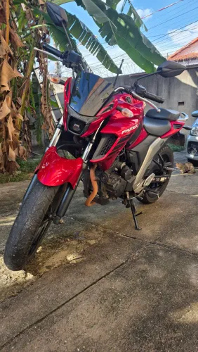Yamaha FZ25 Fazer 2022 - Quitada / Toda Original / Revisada na Concessionária