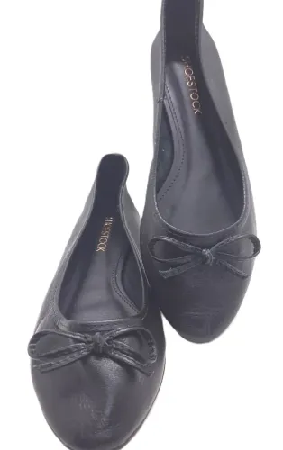  Oferta. Sapatilha Shoestock Laço Feminina couro 35 (semi nova)