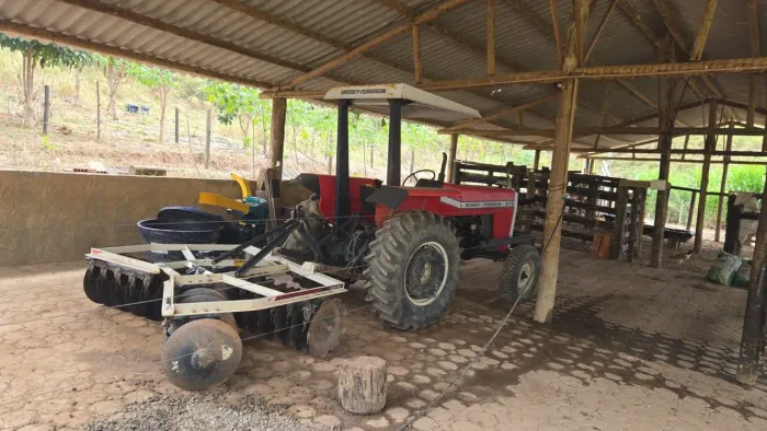 vendo trator 235 Massey Ferguson  