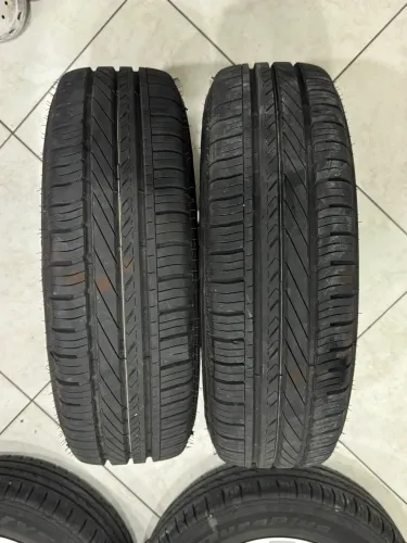 Pneus 175/70r14 novos + roda